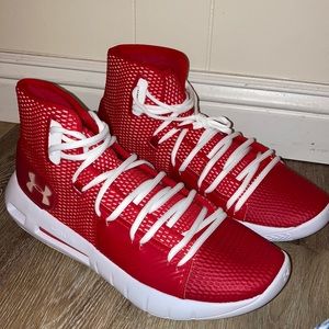 Size 11 under Armour high top shoes